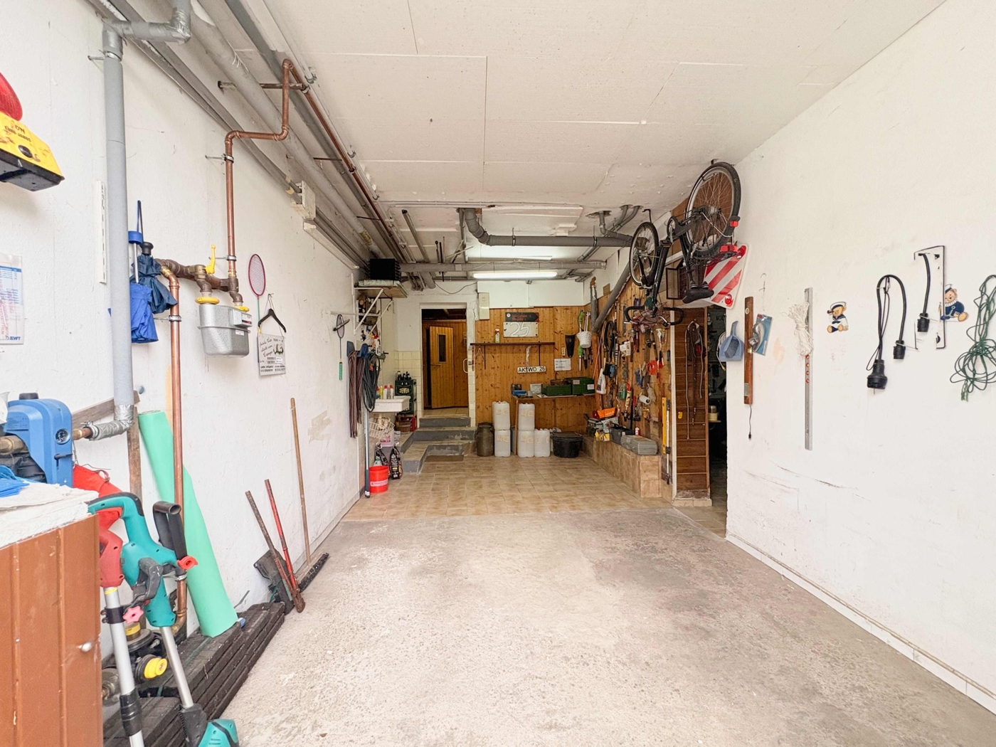Garage 2