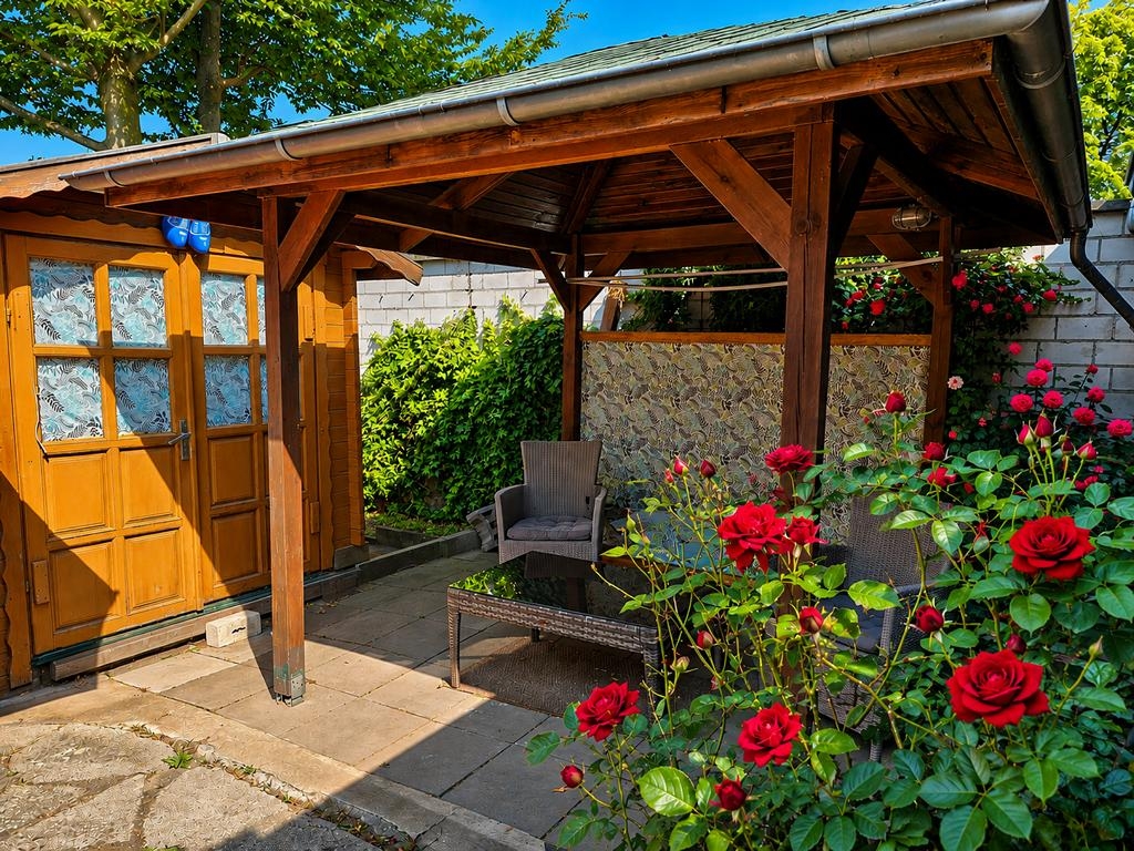 Pergola und Gartenhaus