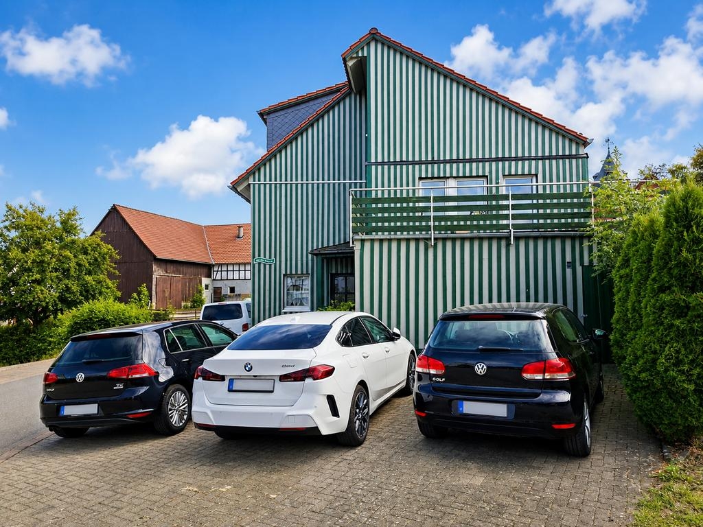 3 Stellplätze vor dem Haus
