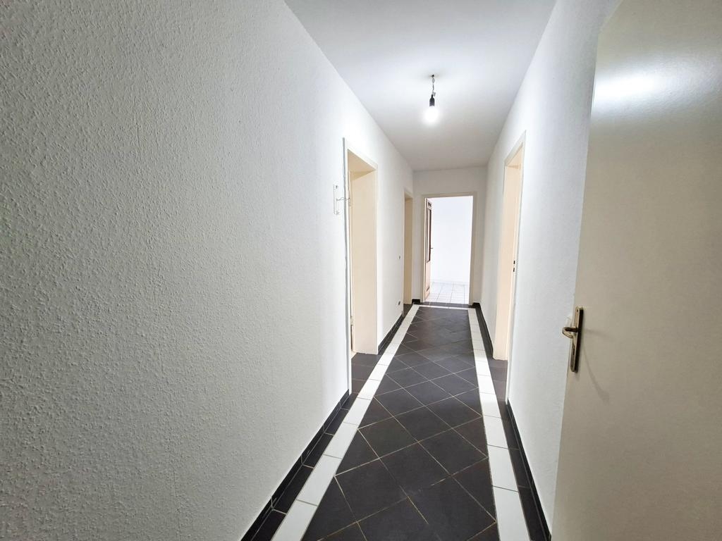 Wohnungsflur mit Einbauschrank