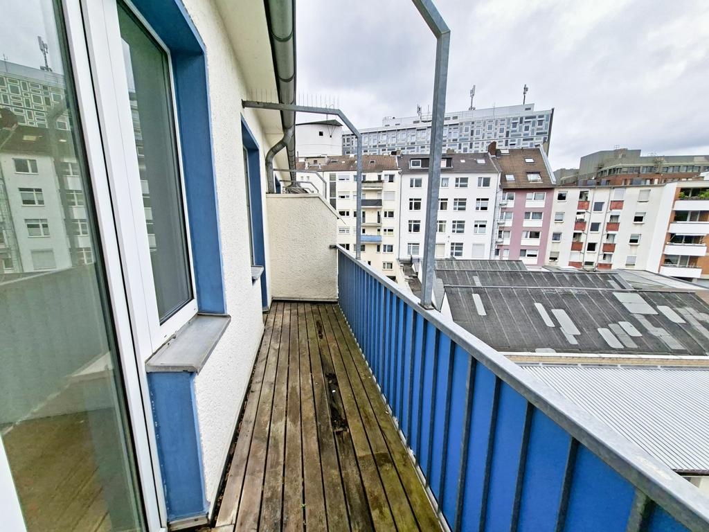 Balkon zur Rückseite (Garagenhof)