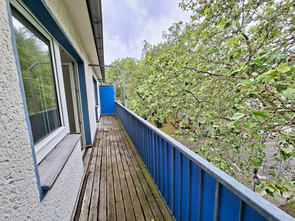 Balkon zur Straßenseite