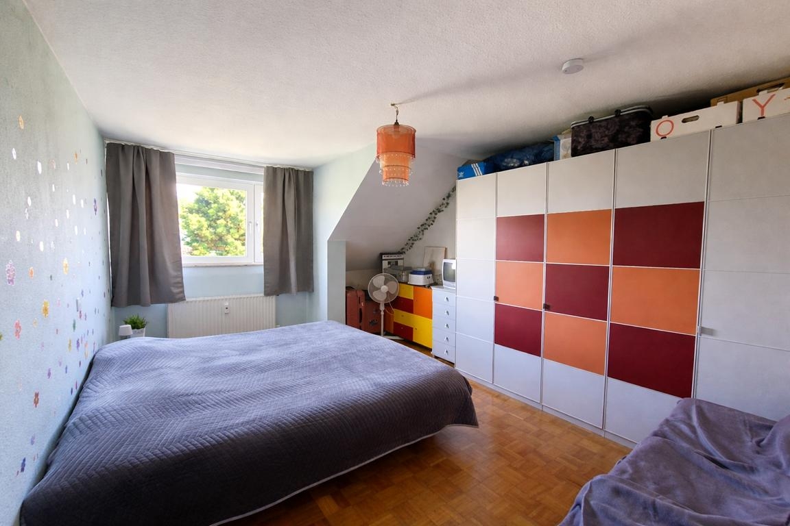 Schlafzimmer zur Gartenseite