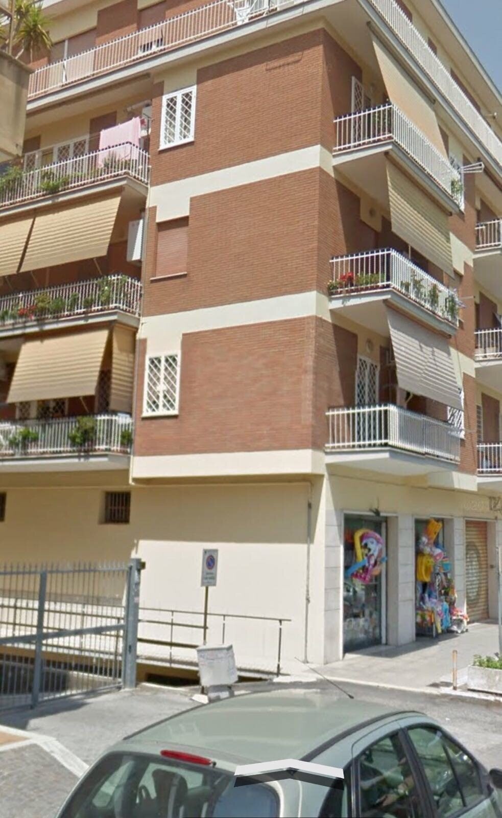 POMEZIA CENTRO VIA DANTE ALIGHIERI  LOCALE C/6 USO CANTINA/DEPOSITO