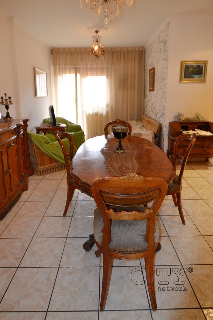 Zona pranzo luminosa