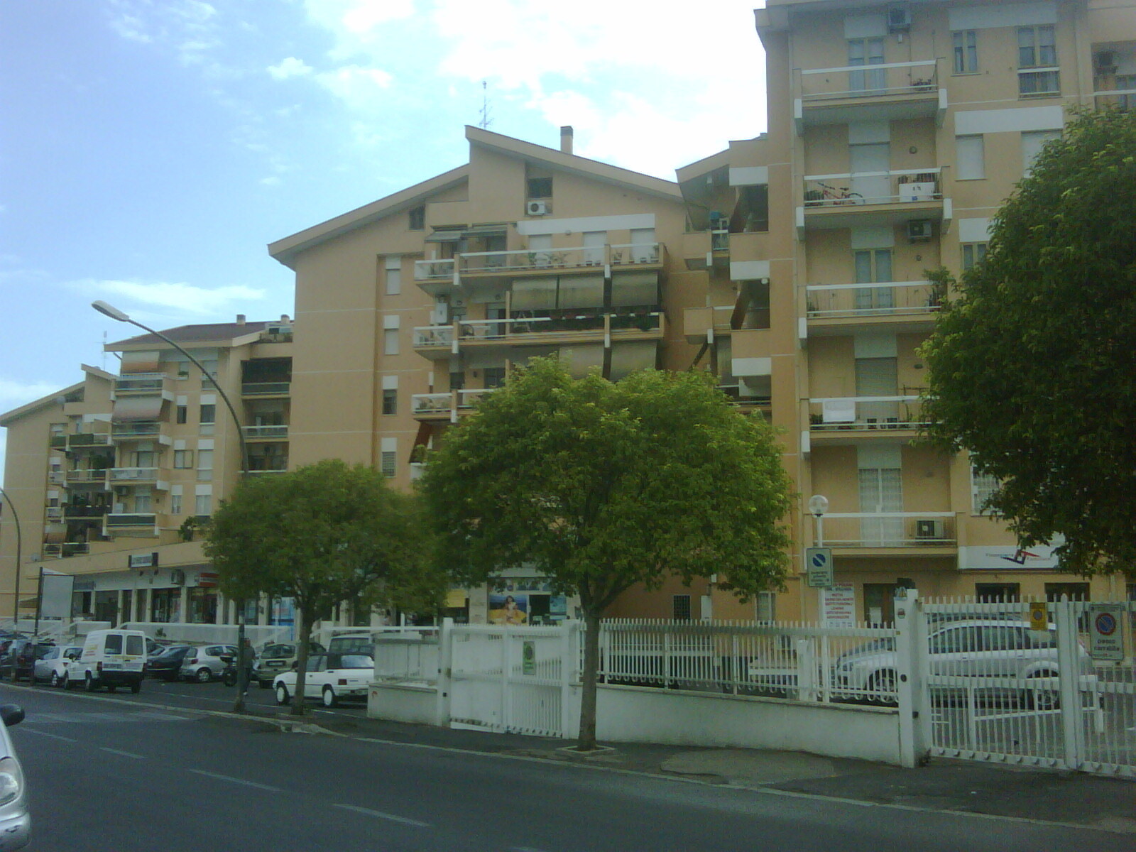 Box Auto di circa 35 mq. Pomezia Centro