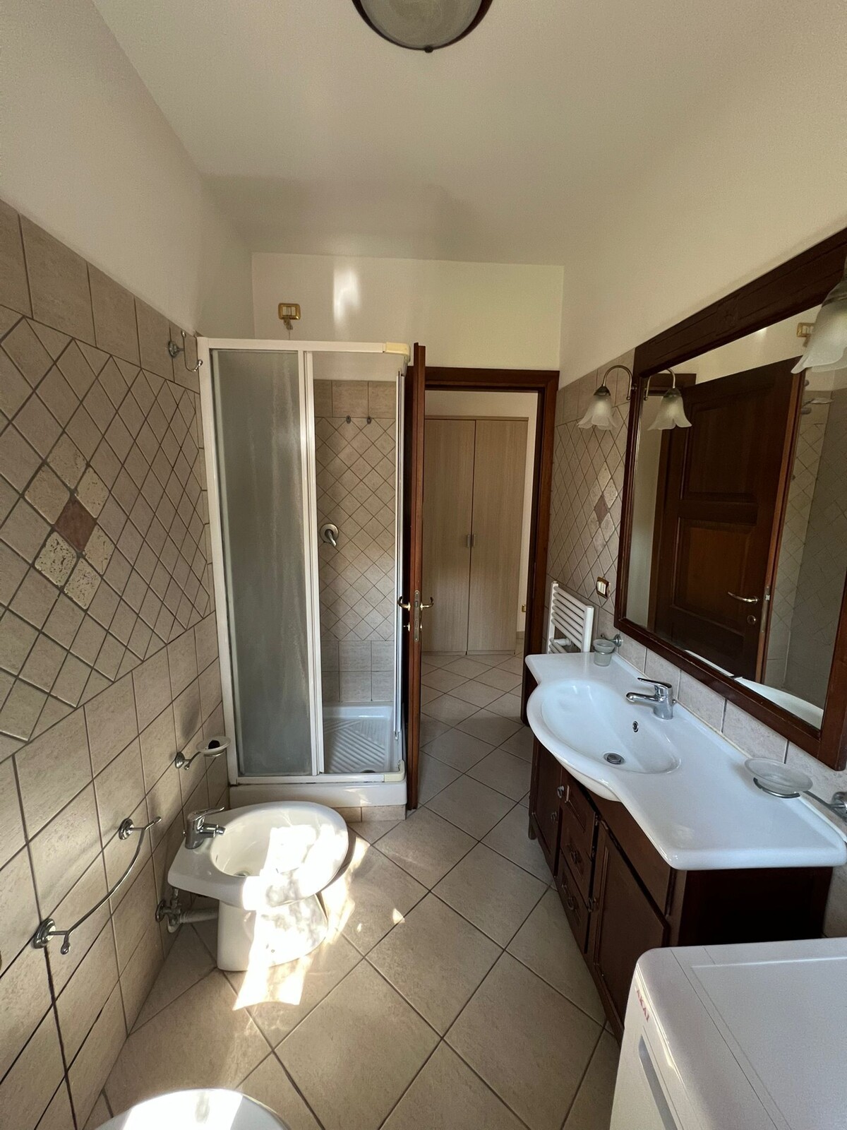 Bagno con doccia