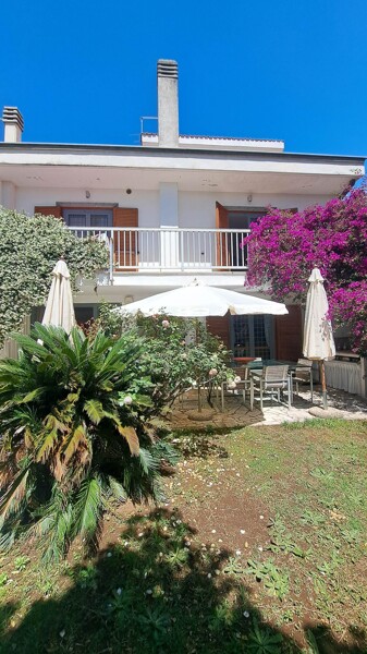 Villa su tre livelli