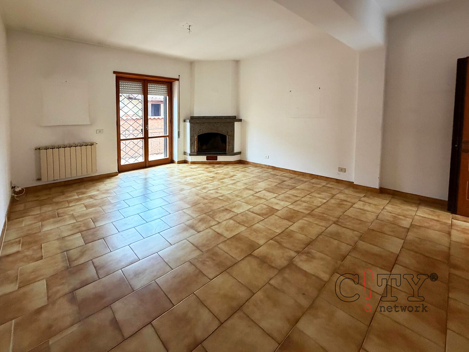 Appartamento in villa quadrilocale con posti auto Martin Pescatore Via Prato