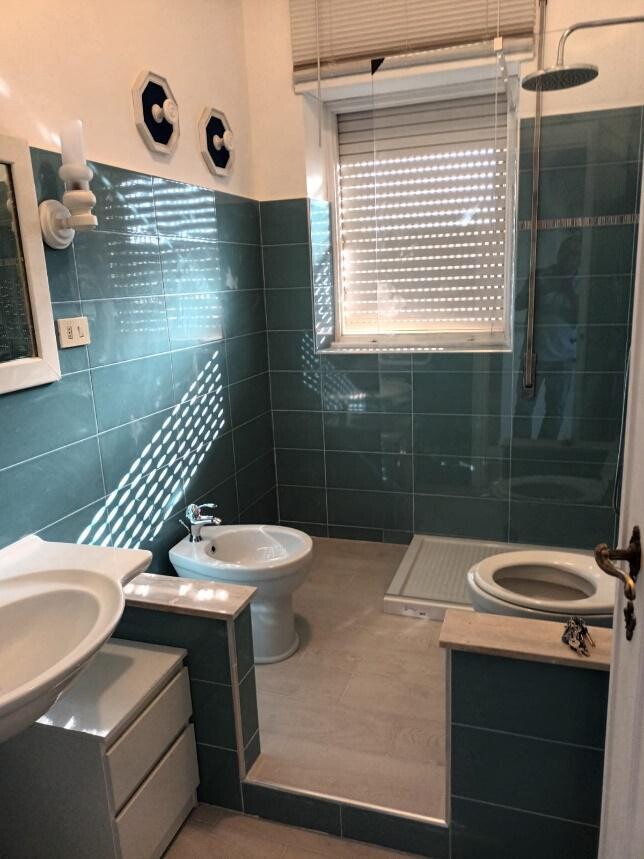 0054570-bagno_con_doccia_1.jpg