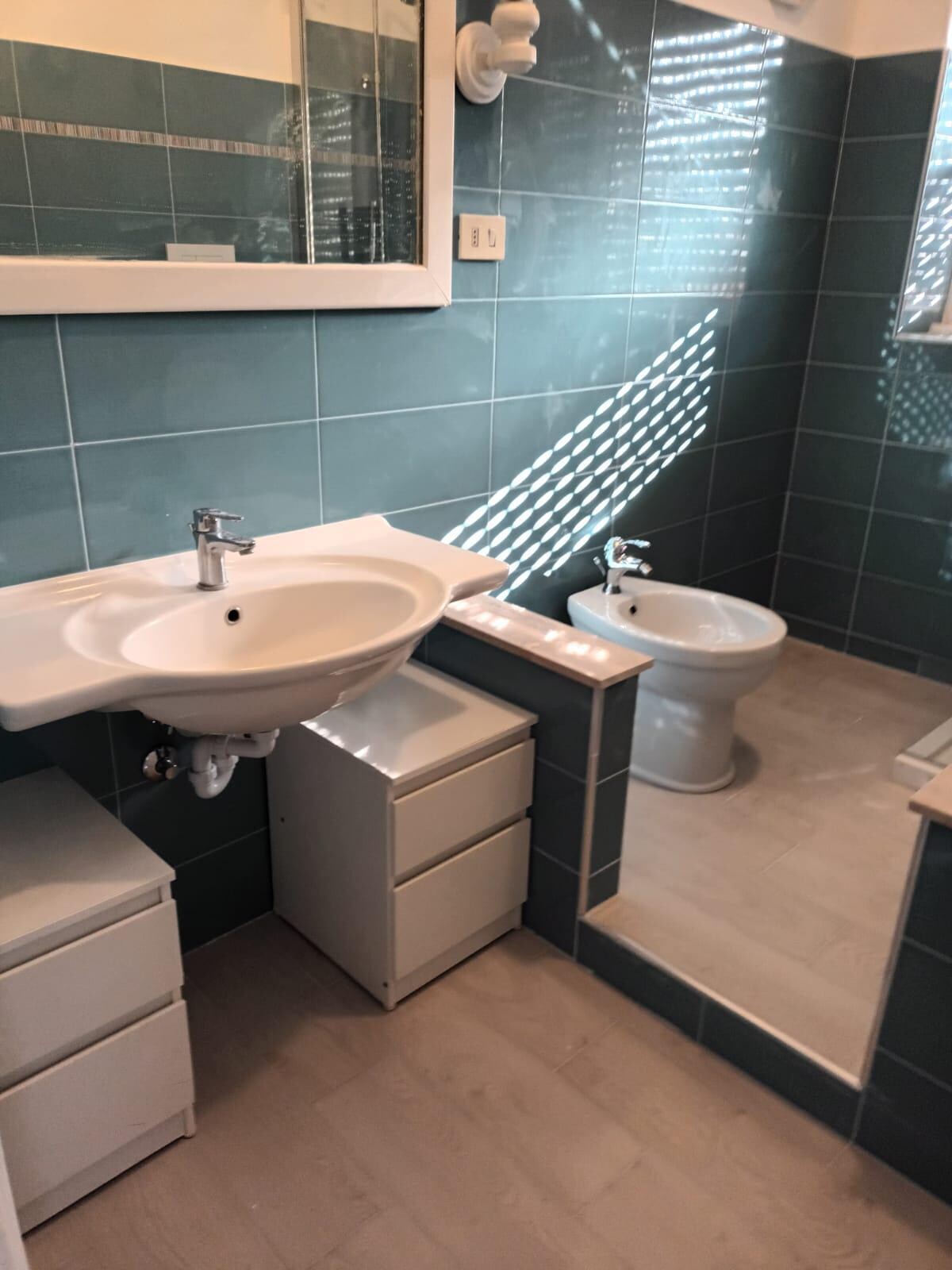 0054571-bagno_con_doccia_2.jpg