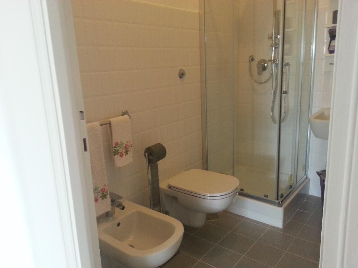 0054574-bagno_in_camera2.jpg