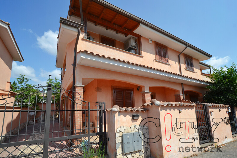 Entrata pedonale e carrabile