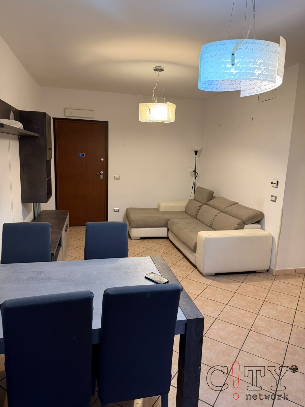 Soggiorno con cucina a vista