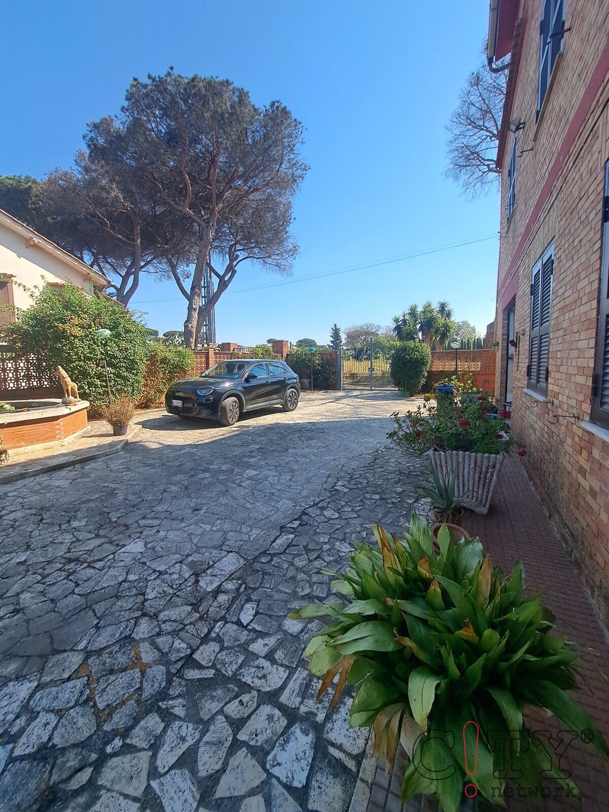 piazzale parcheggio