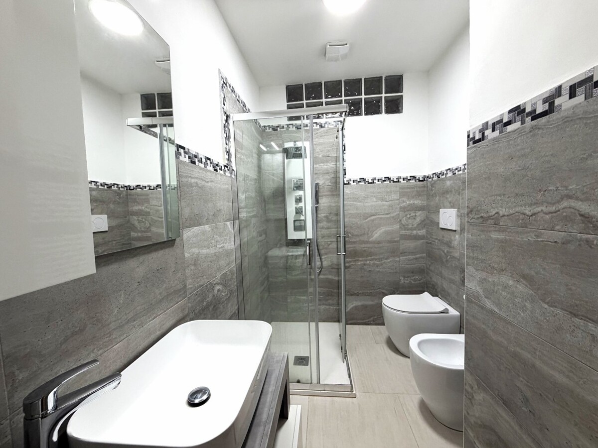 Bagno moderno attrezzato