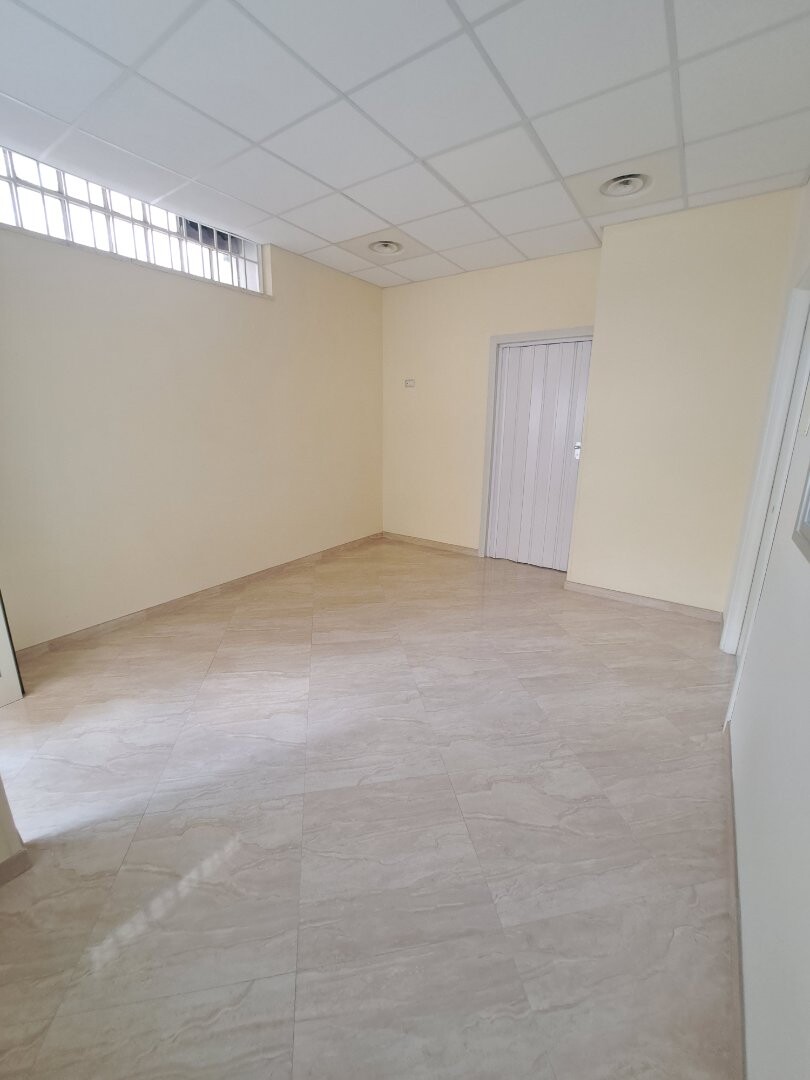 Ufficio interno spazioso