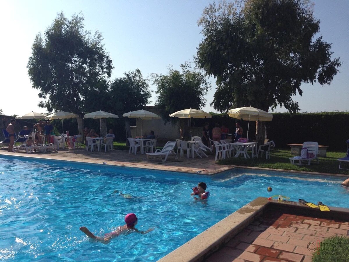 piscina condominiale 1