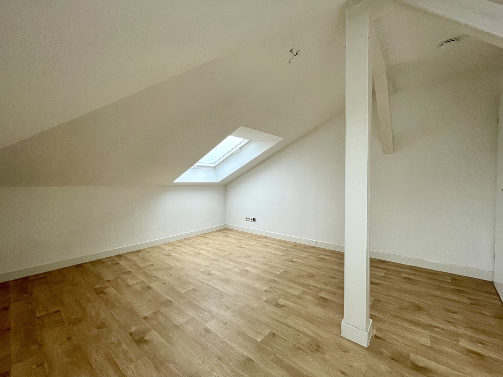 #Moderne Dachgeschoss-Wohnung#Stellplatz#zentrale Lage - Foto 4