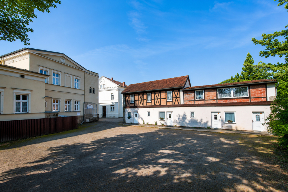 Anbau mit Stellplätzen