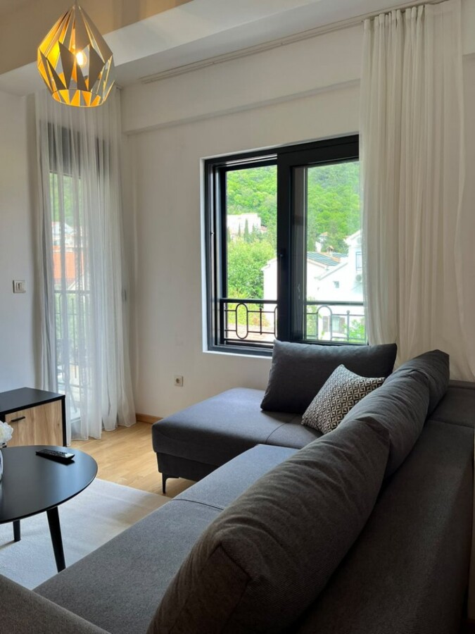Furnished One-Bedroom Apartment with Mountain Views in Budva (Babilonija) · Photo 5