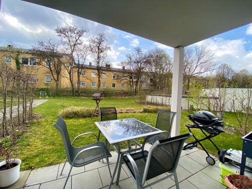 Terrasse mit Gartenanteil