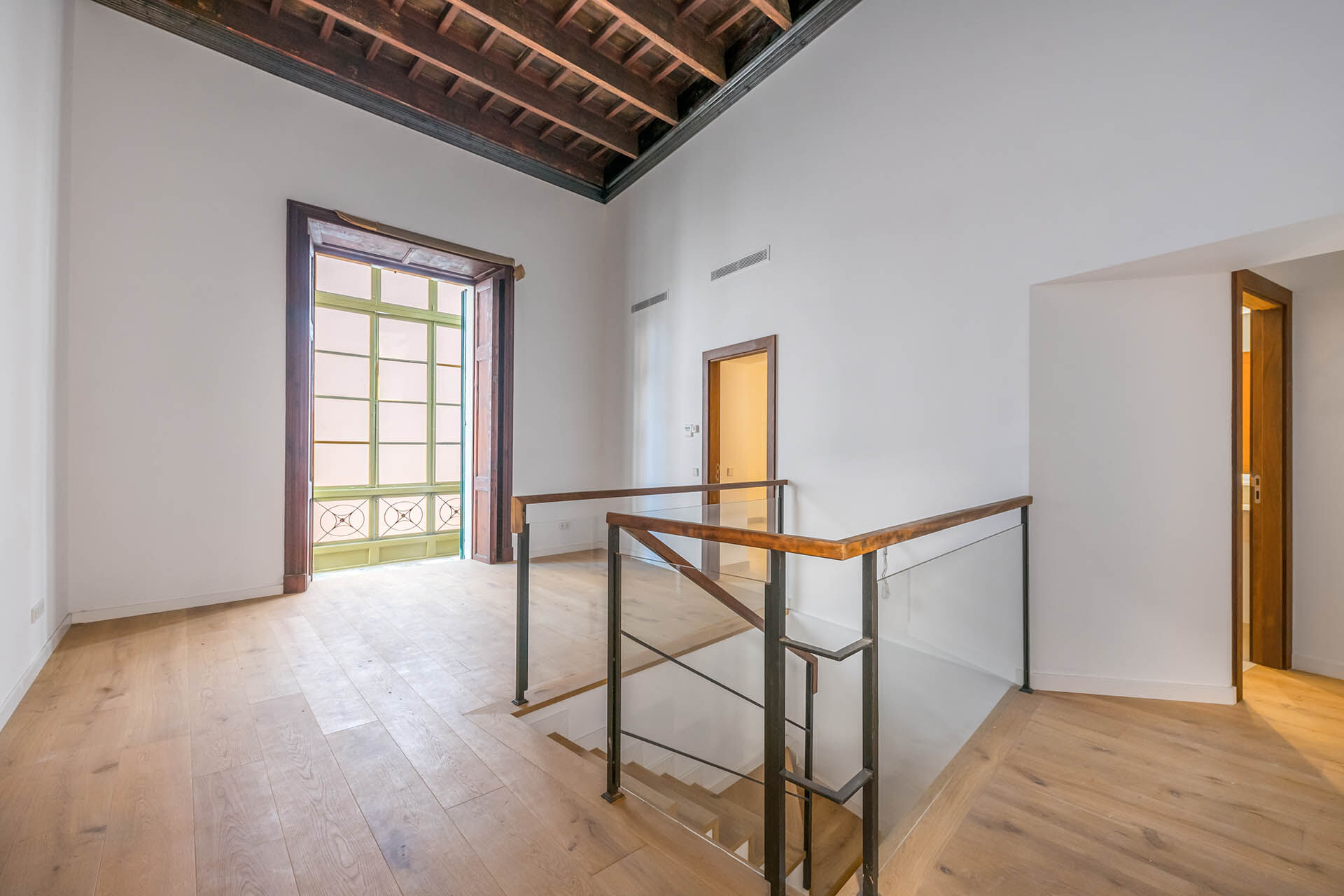 Treppe in die untere Etage