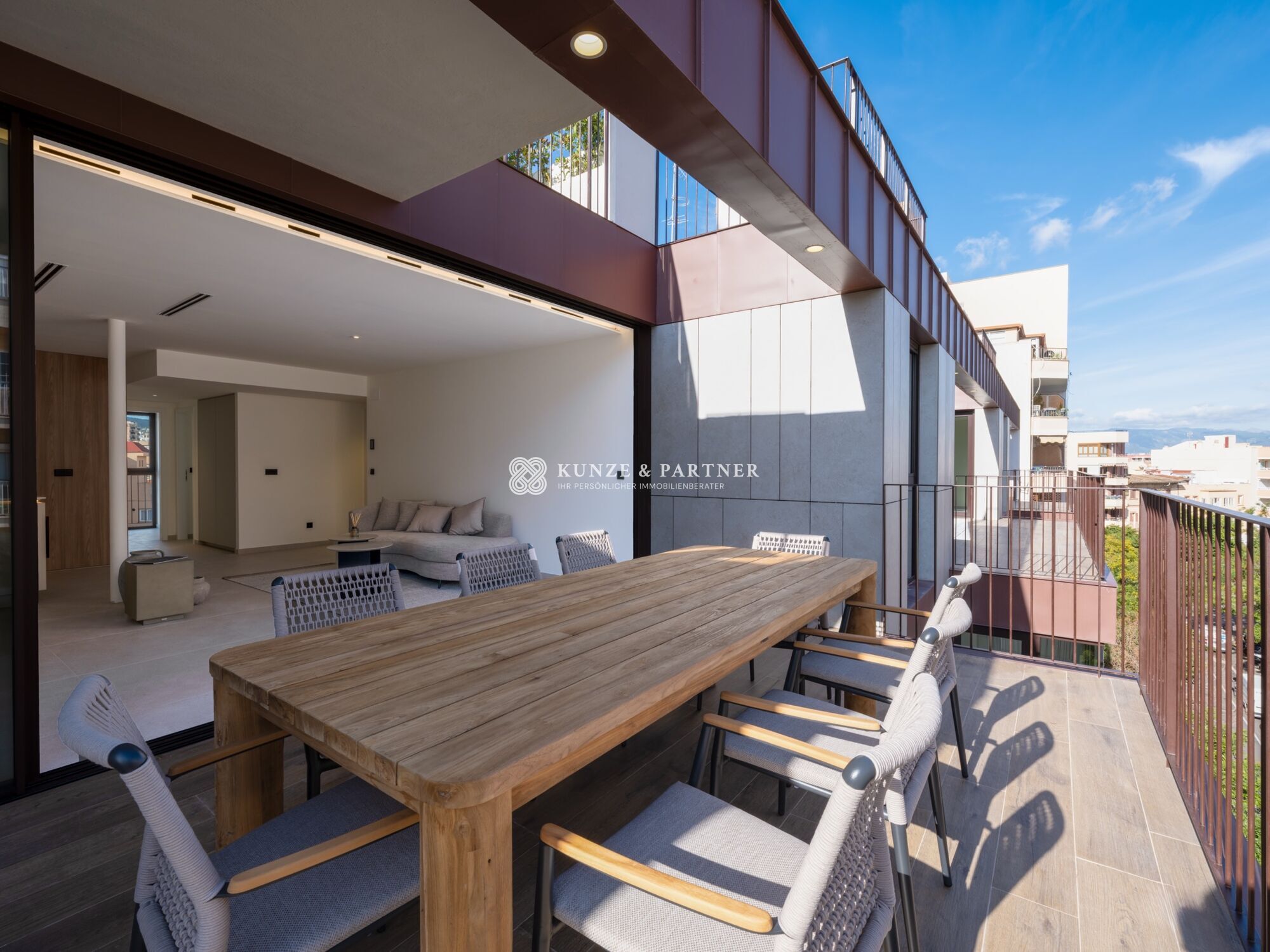 Terrasse auf der Wohnebene