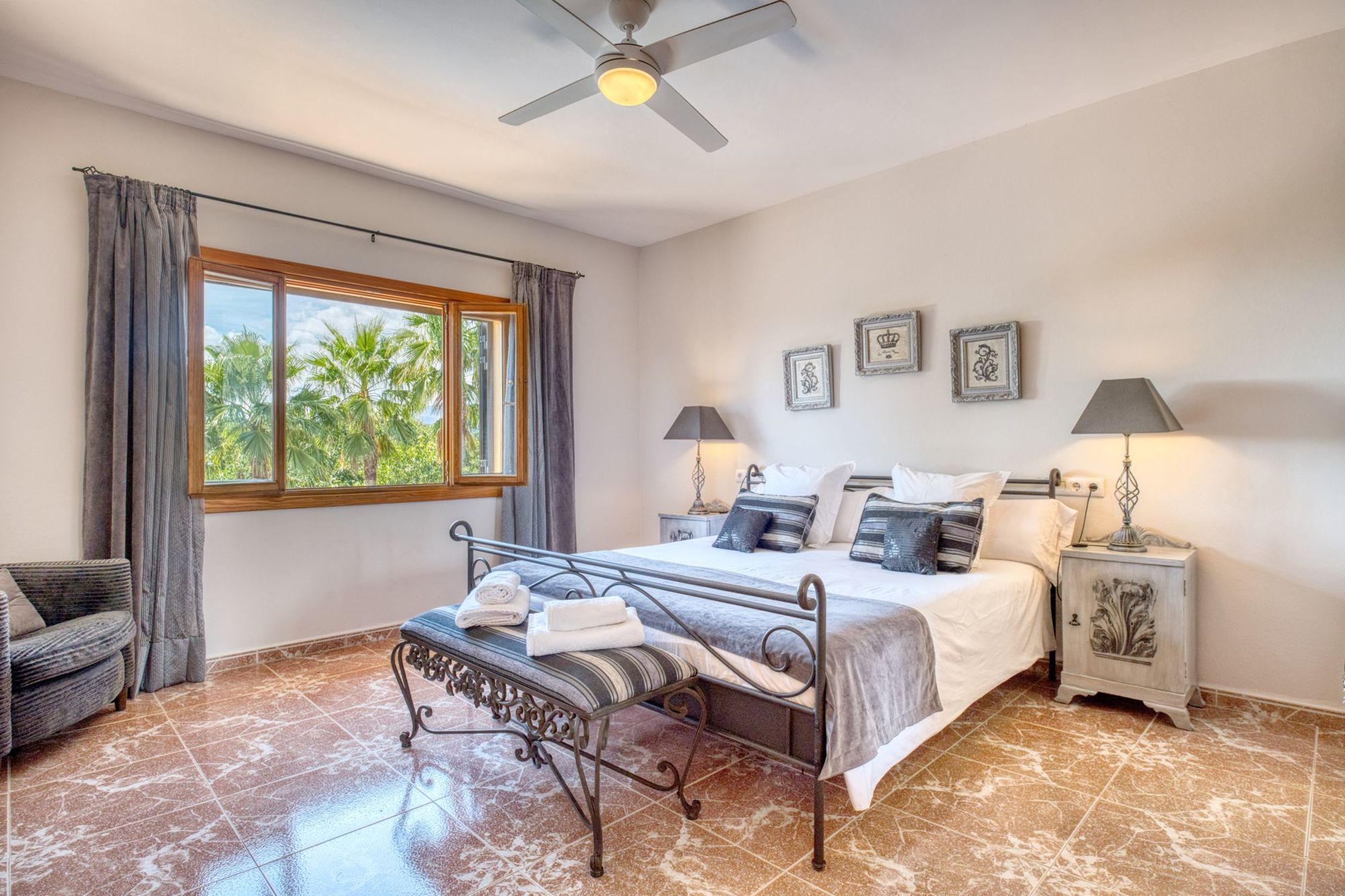 Masterbedroom