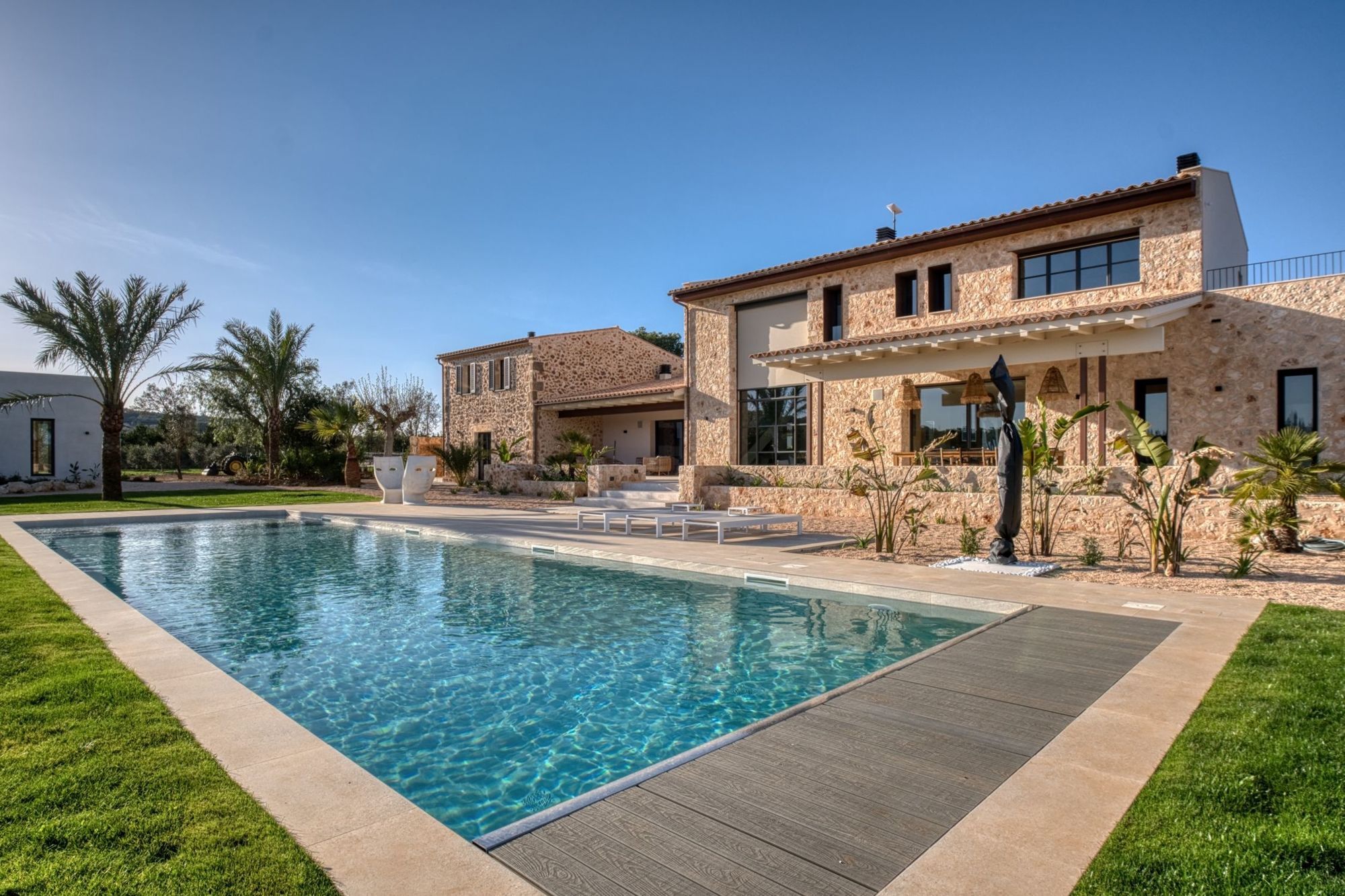 Beheizter Pool ca. 20x3,5 Meter