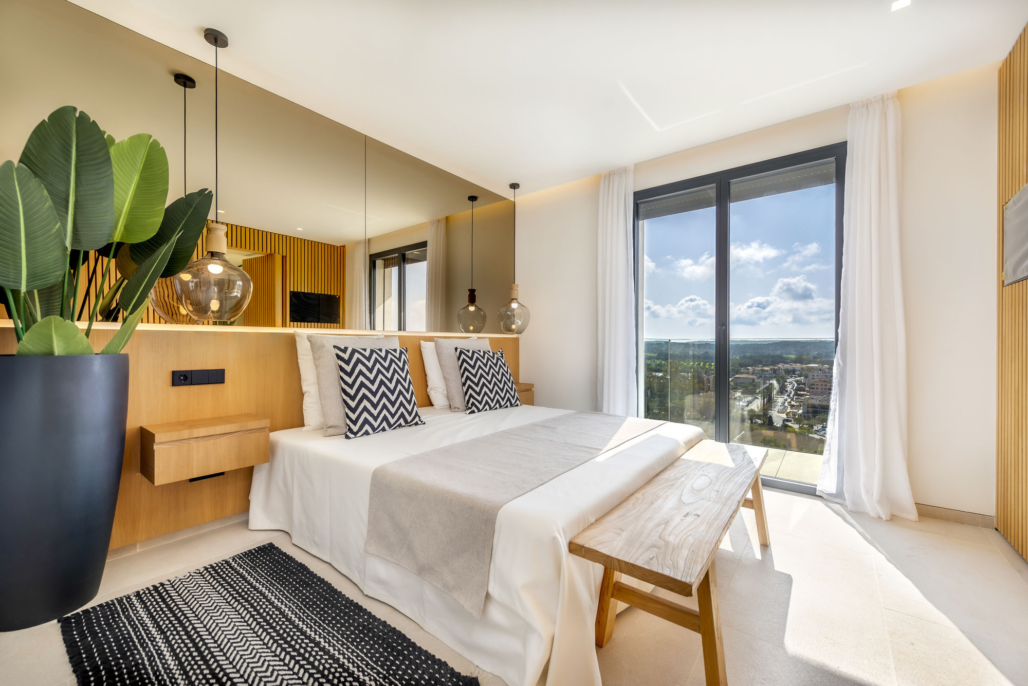 Schlafzimmer mit Balkon