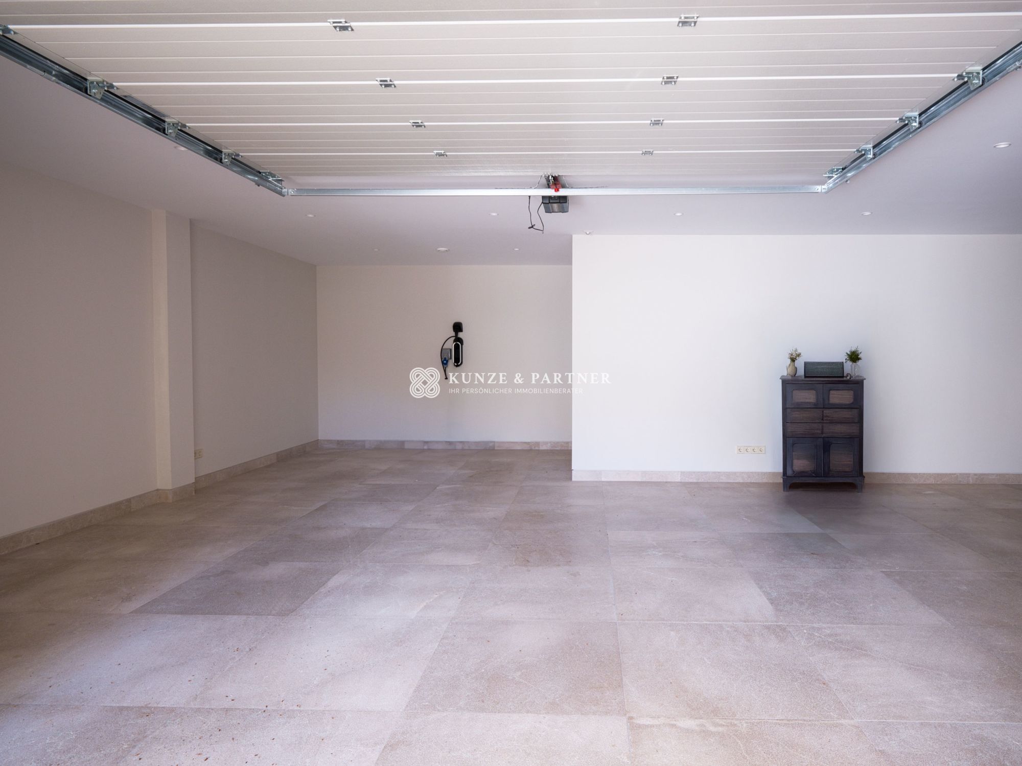 Garage für 2-3 Fahrzeuge