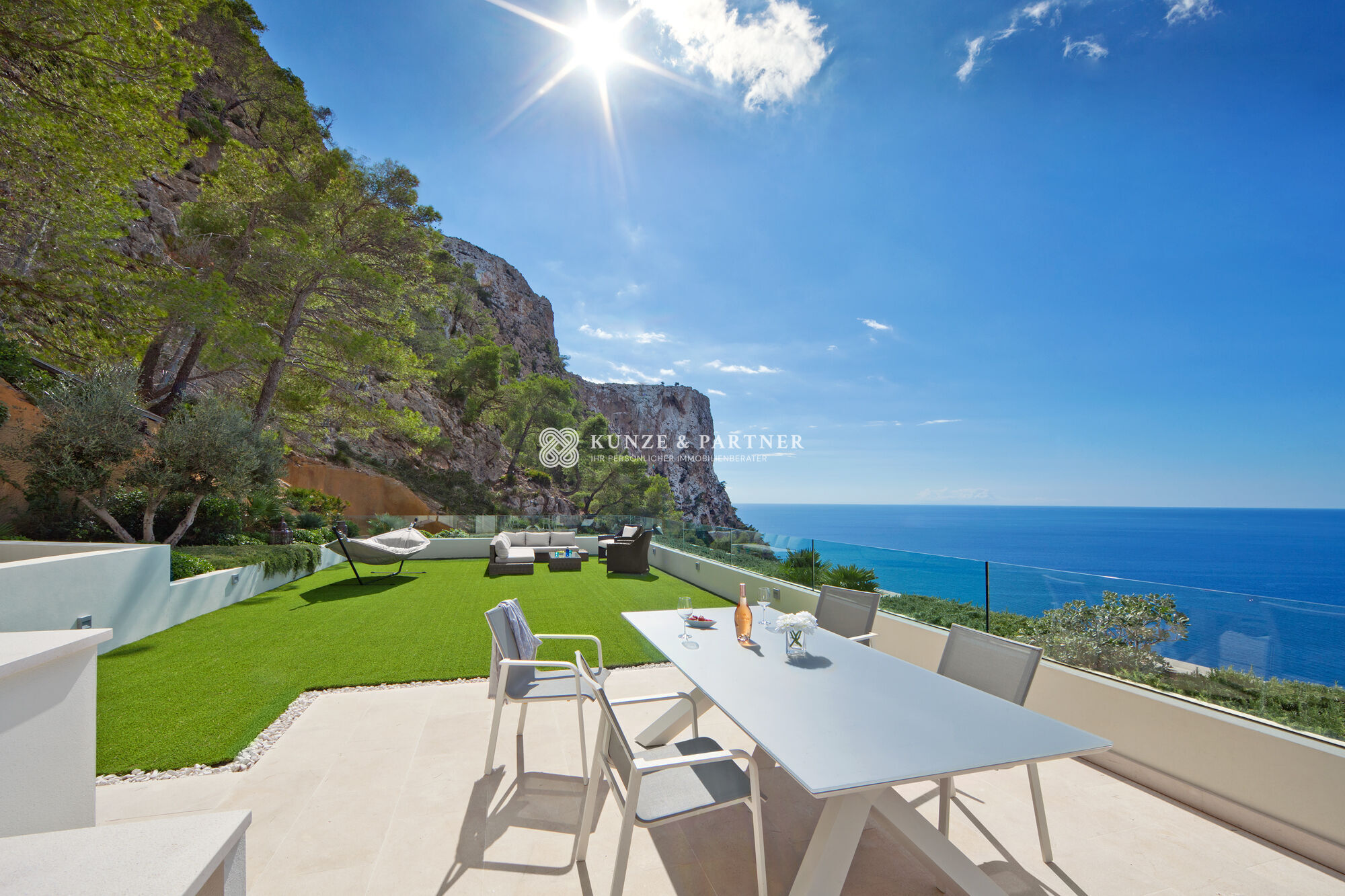 Dachterrasse mit Grillplatz und Meerblick