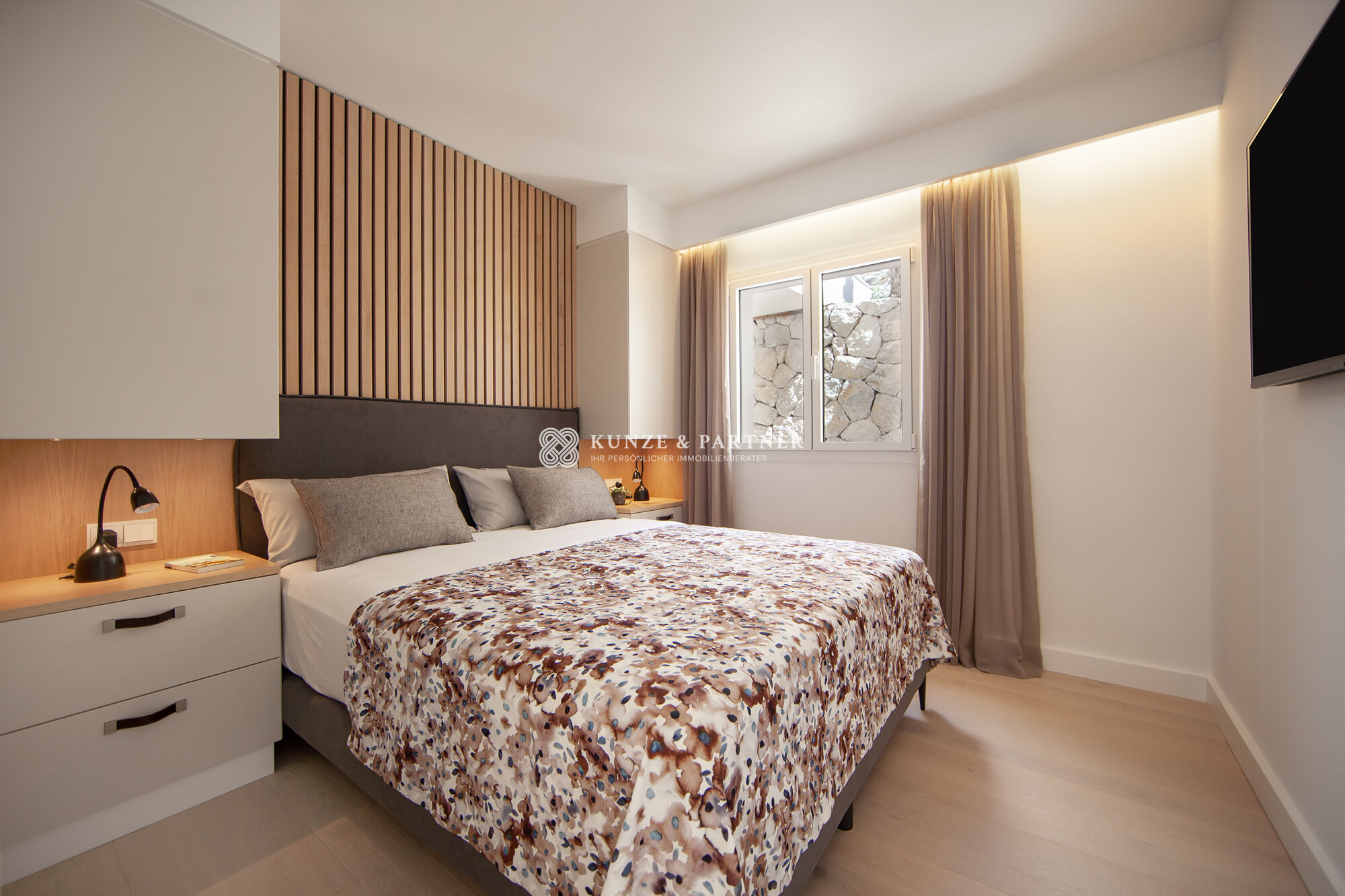 Schlafzimmer mit hochwertiger Ausstattung