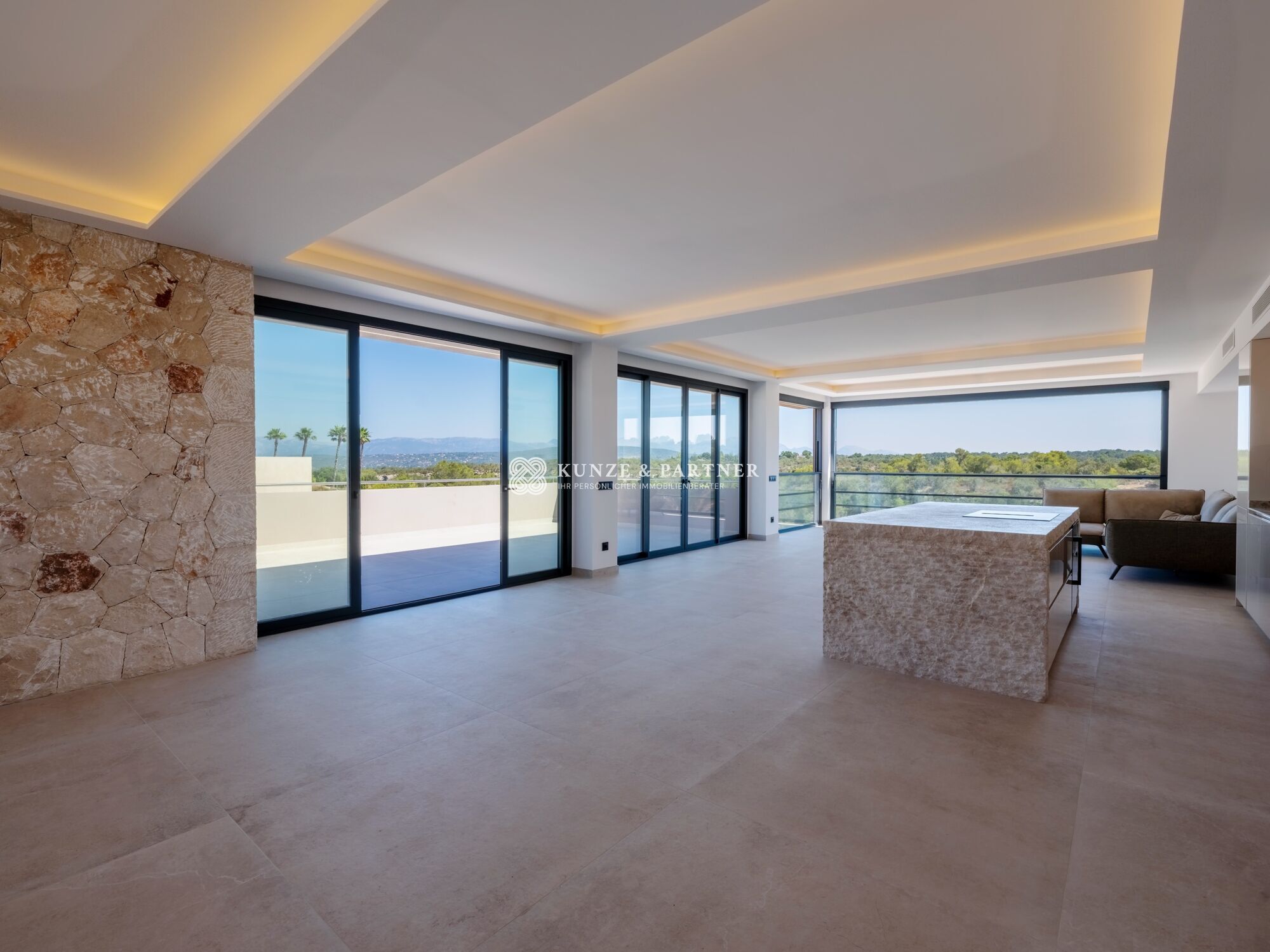 Wohn-Esszimmer mit Weitblick