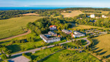 Luftbild - Weitblick zum Herrenhaus in Neddesitz