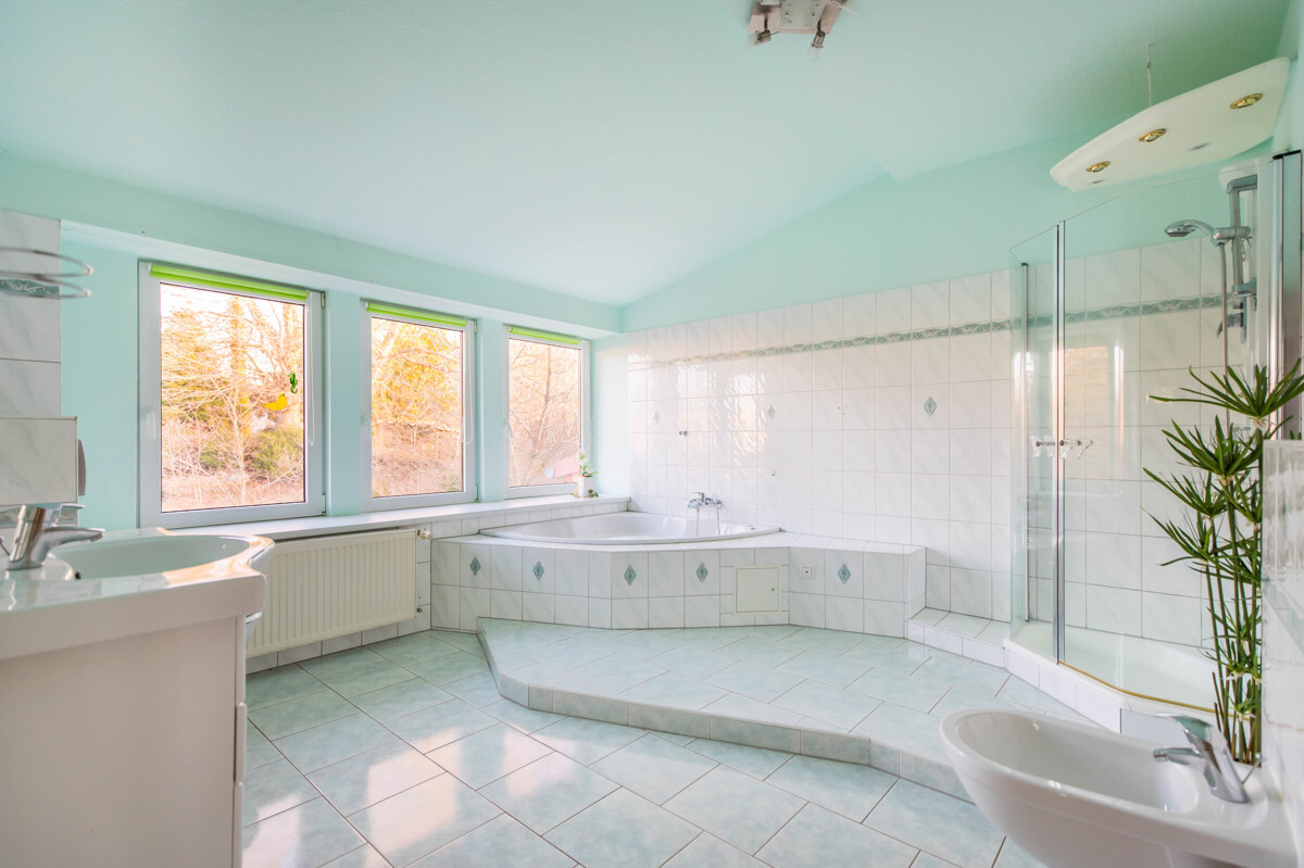 Badezimmer DG - 1. Wohnung