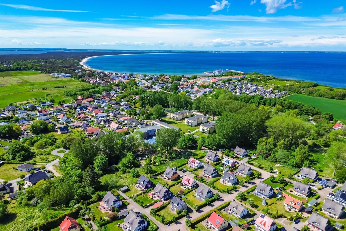 Luftbildaufnahme - Blick über Glowe