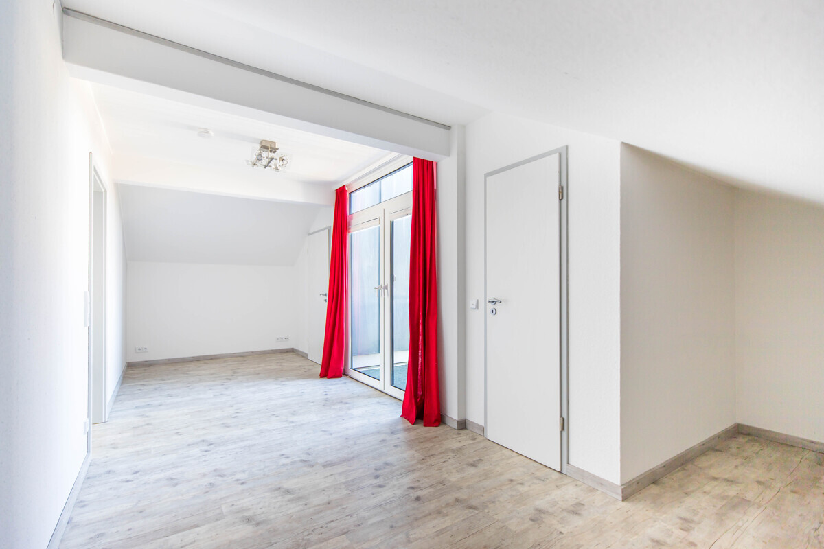 Zimmer 6 mit Gäste-WC DG