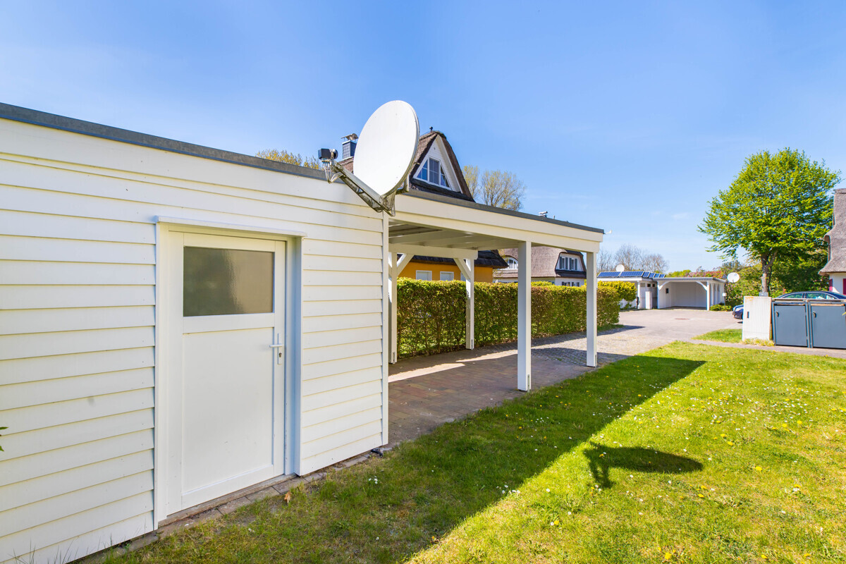 Carport mit Abstellraum