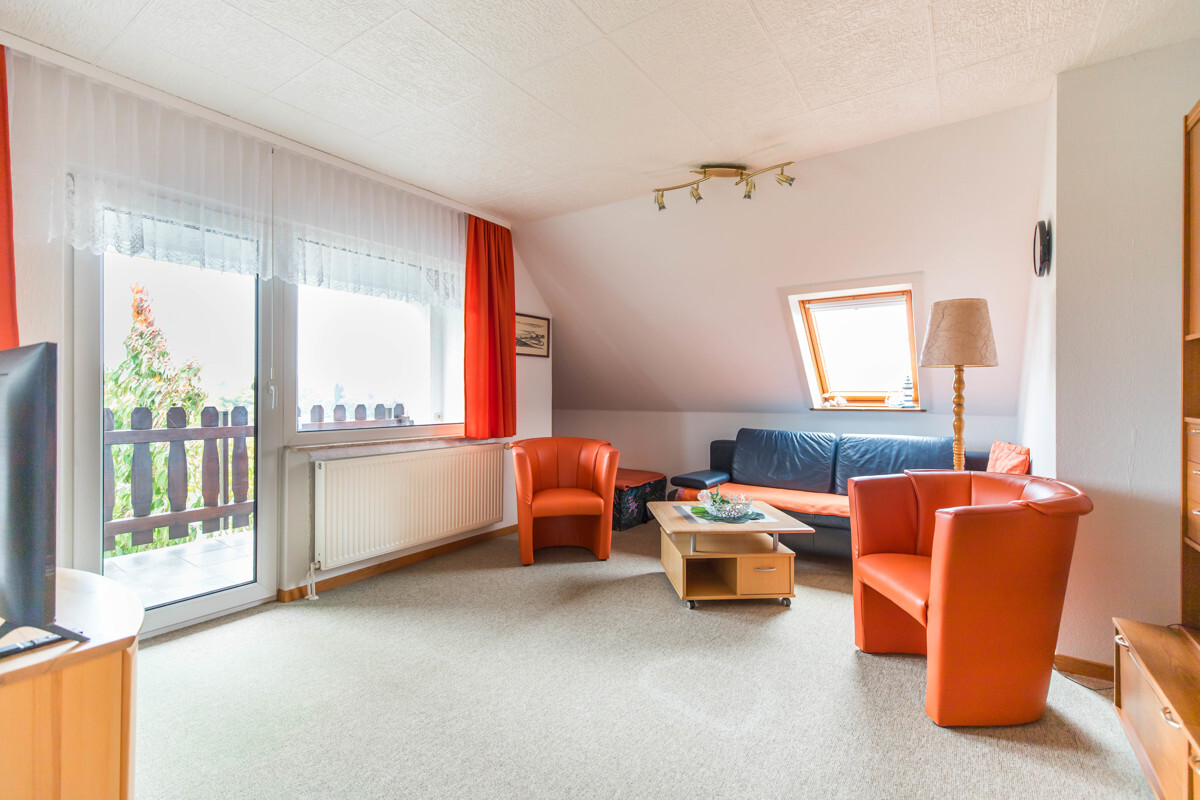 Wohnung 3 im DG - Wohnzimmer