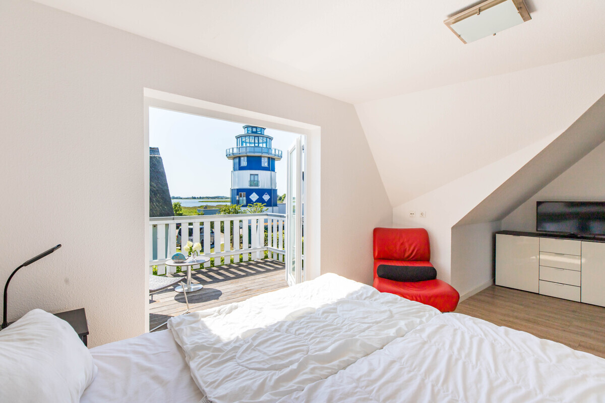 Schlafzimmer mit Wasserblick
