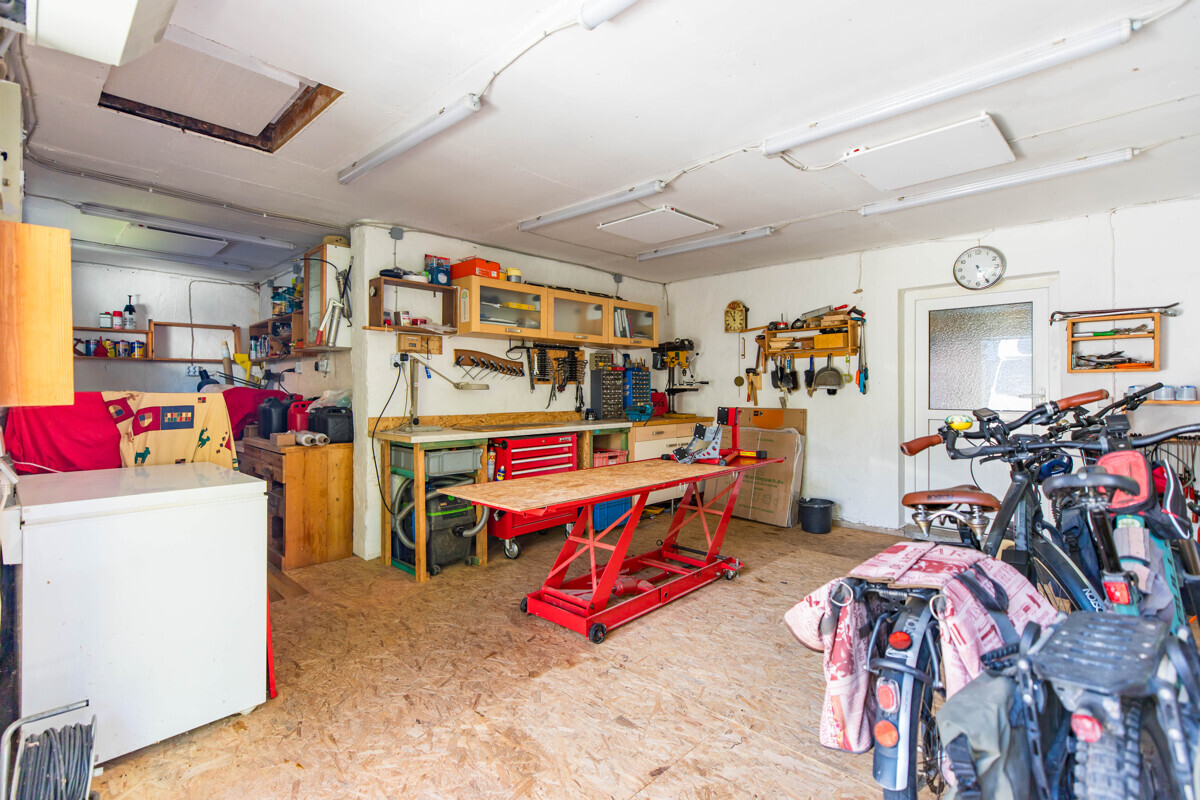 Nebengebäude - Garage/Hobbywerkstatt