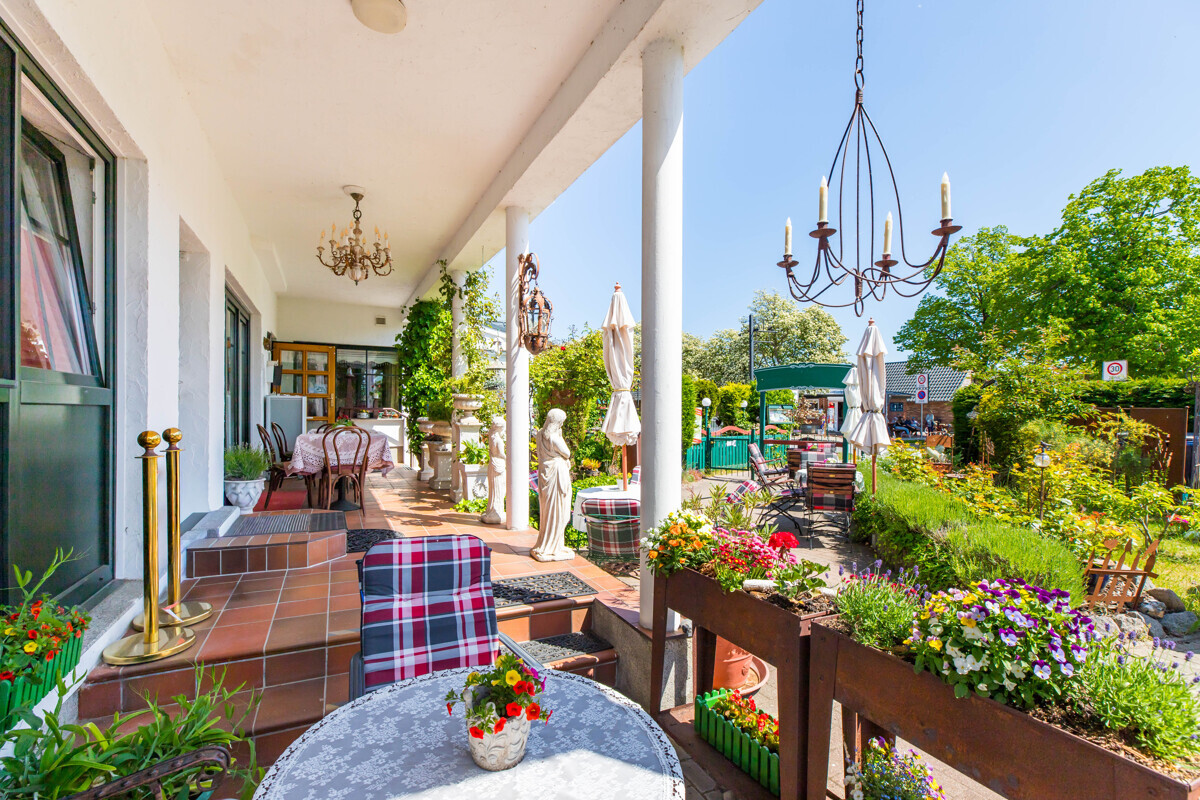 Überdachte Terrasse - Frühstücksraum