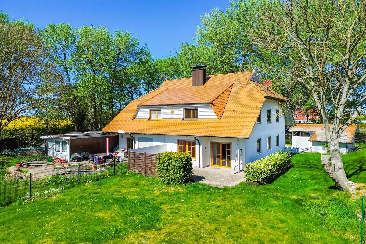 Haus- und Gartenansicht