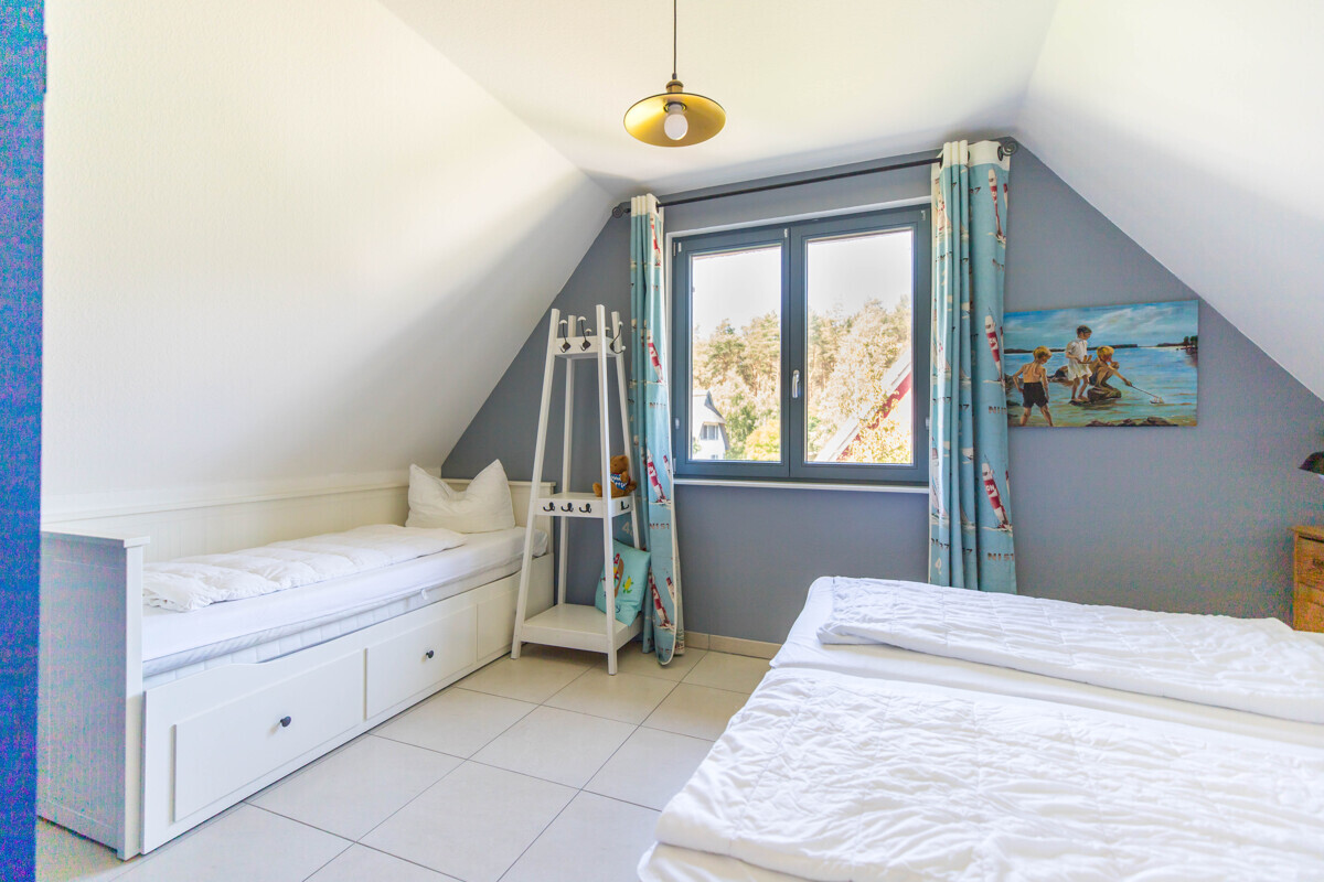 Schlafzimmer 1 DG
