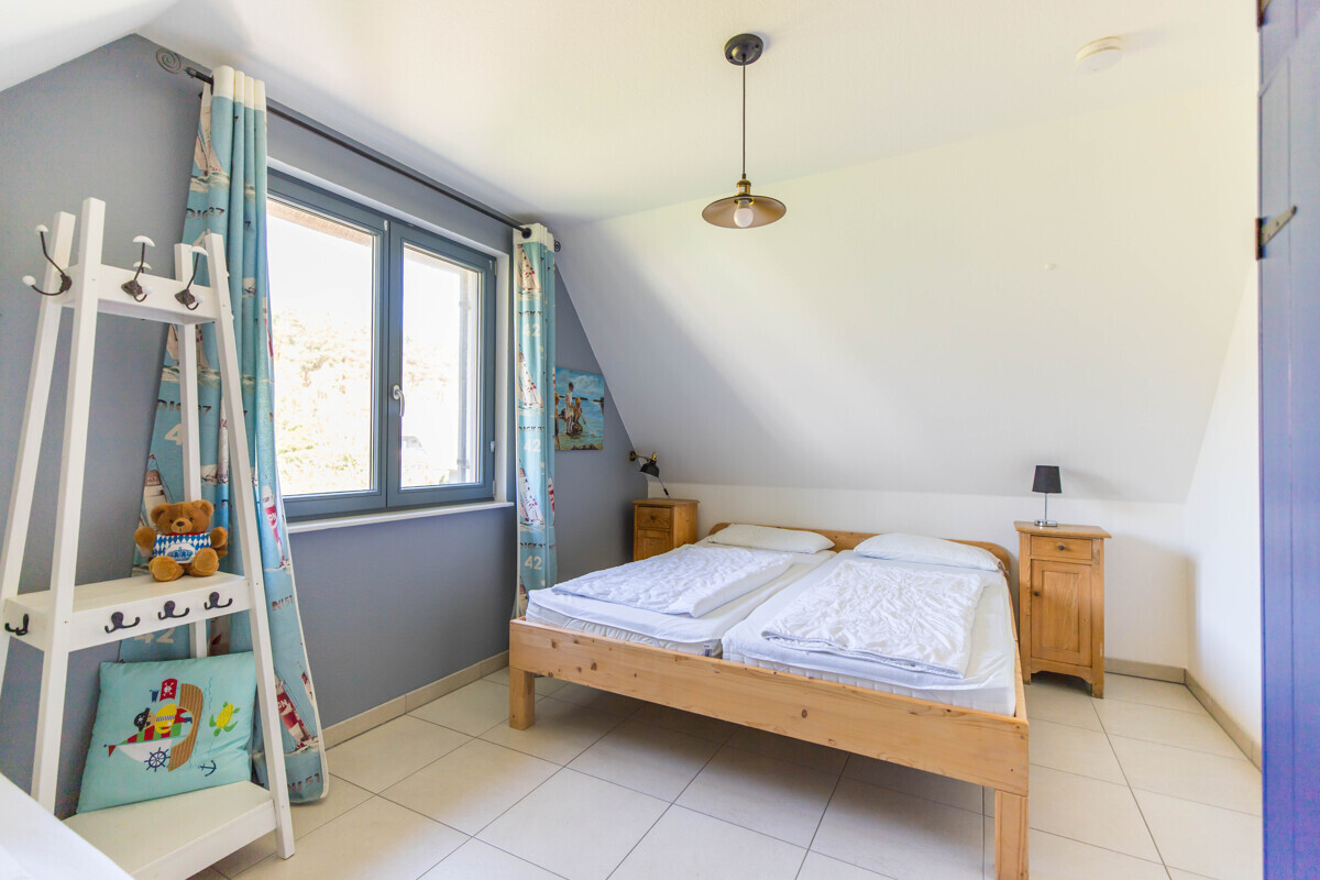 Schlafzimmer 1 DG
