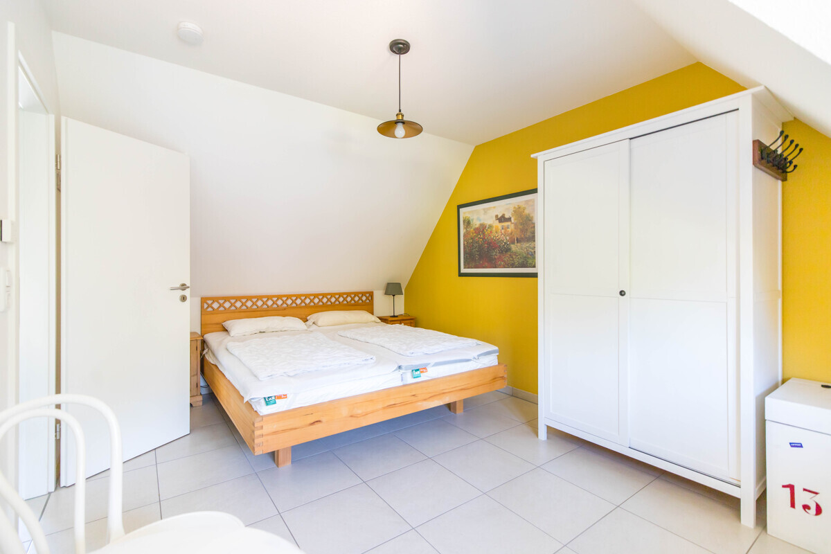 Schlafzimmer 2 DG