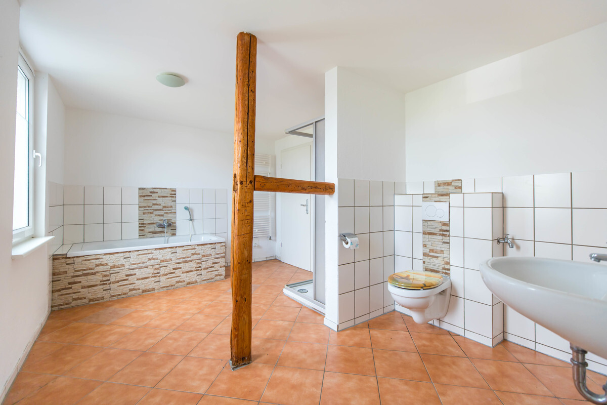 Erdgeschoss - Badezimmer