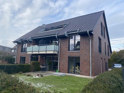 Rückansicht mit Giebel rechts